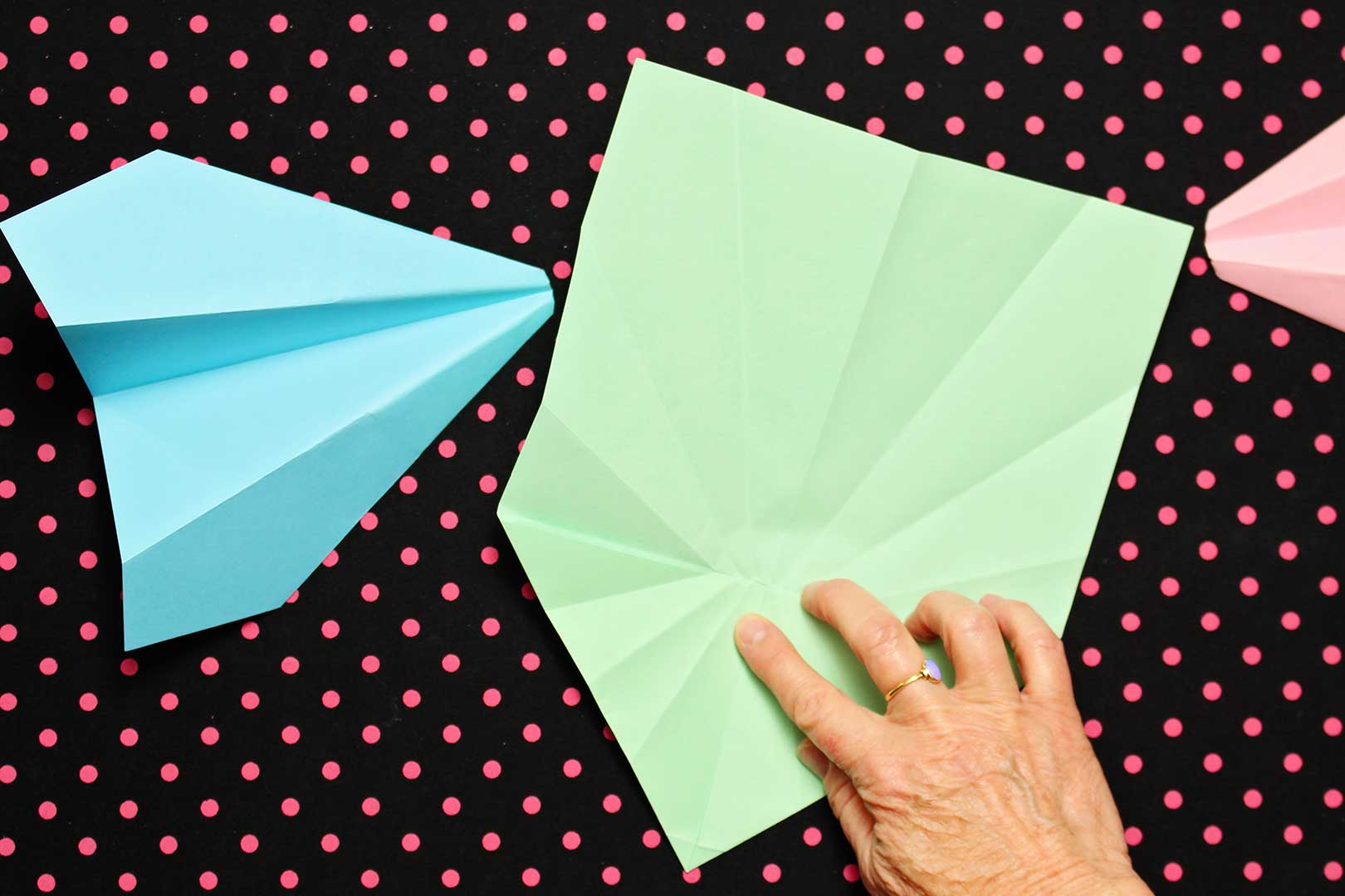 DIY Mother's Day: Gifts, Coloring, Paper Planes